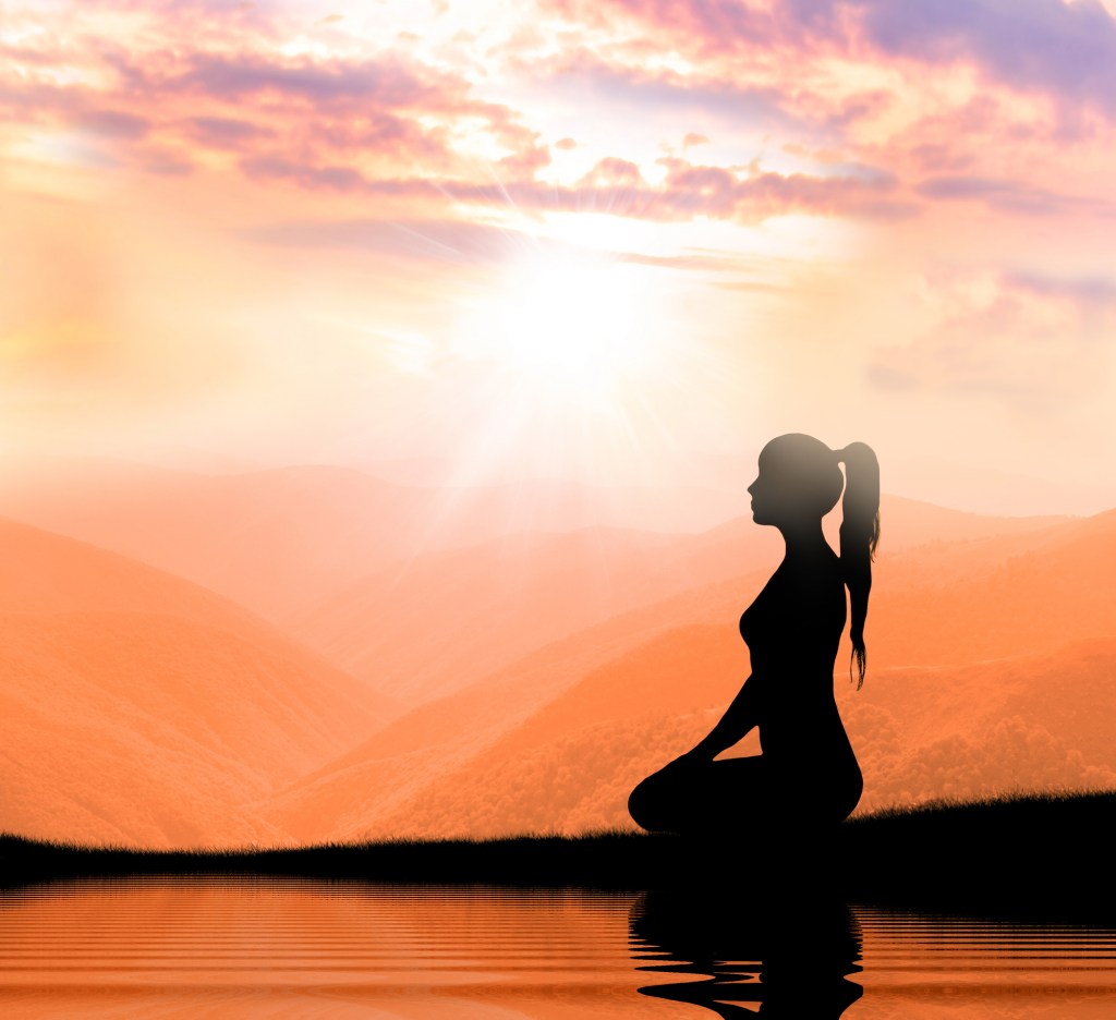 Meditating meditation morning start rise lying breathing prefer alternatively mindful focus bed before if